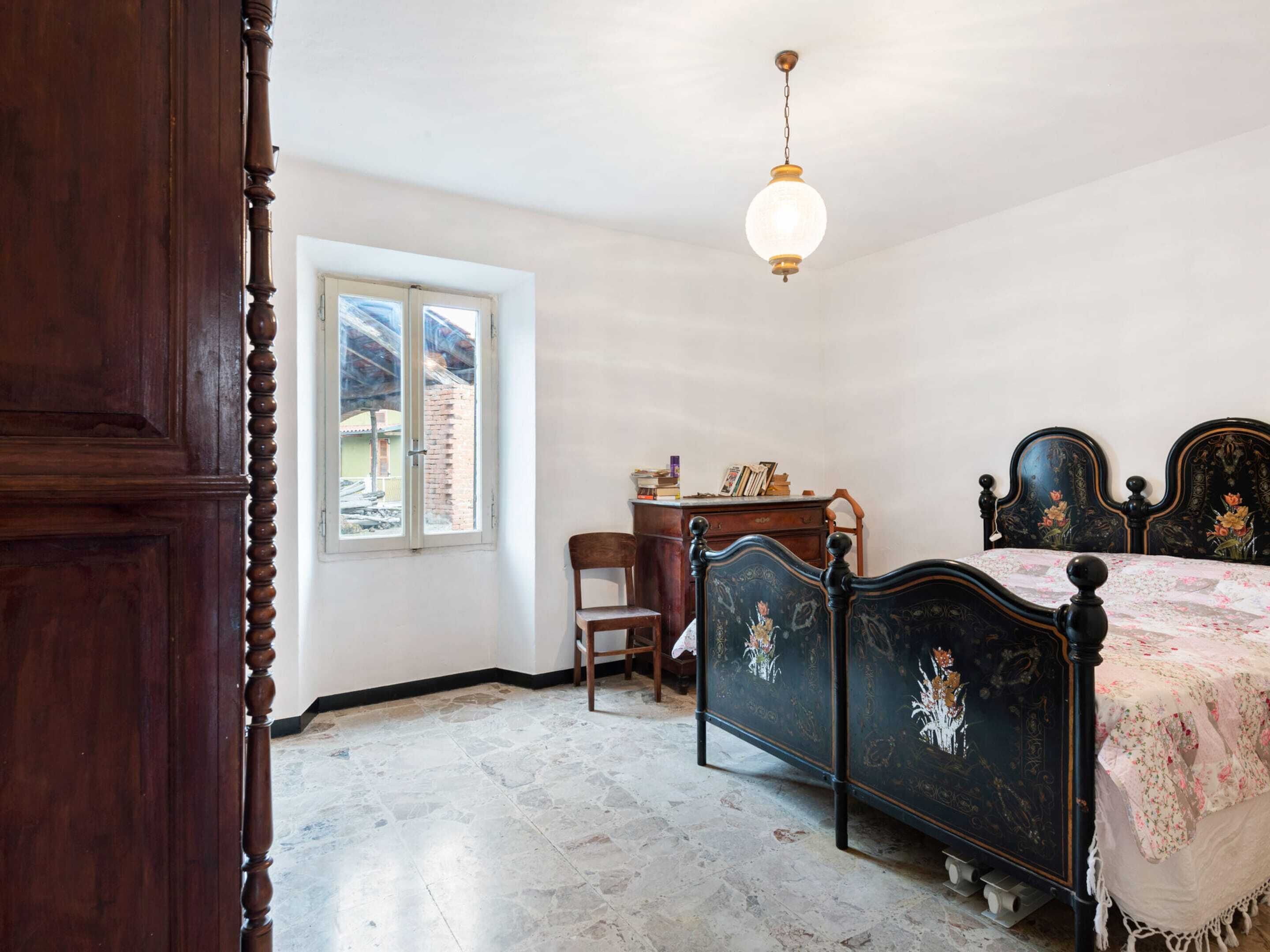 House | 3 bedrooms, individually furnished, bed sheets