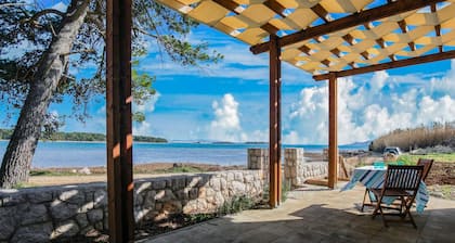 Secluded Holiday Home in Pašman near Sea