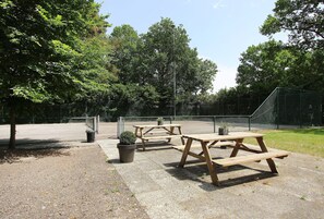 House | Outdoor dining - Holiday Home in Meijel Near De Groot Peel Park (Meijel)