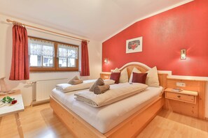 3 Schlafzimmer, Zimmersafe, Bügeleisen/Bügelbrett, Reisekinderbett