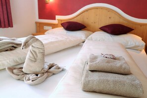 3 Schlafzimmer, Zimmersafe, Bügeleisen/Bügelbrett, Reisekinderbett