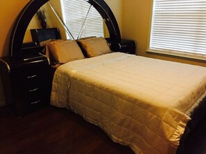 4 間睡房、熨斗/熨衫板、免費 Wi-Fi、床單