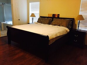 4 bedrooms, iron/ironing board, free WiFi, bed sheets