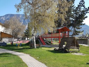 室外兒童遊樂區