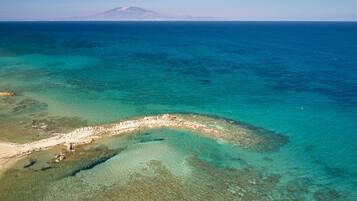 Private beach nearby, sun loungers, beach umbrellas