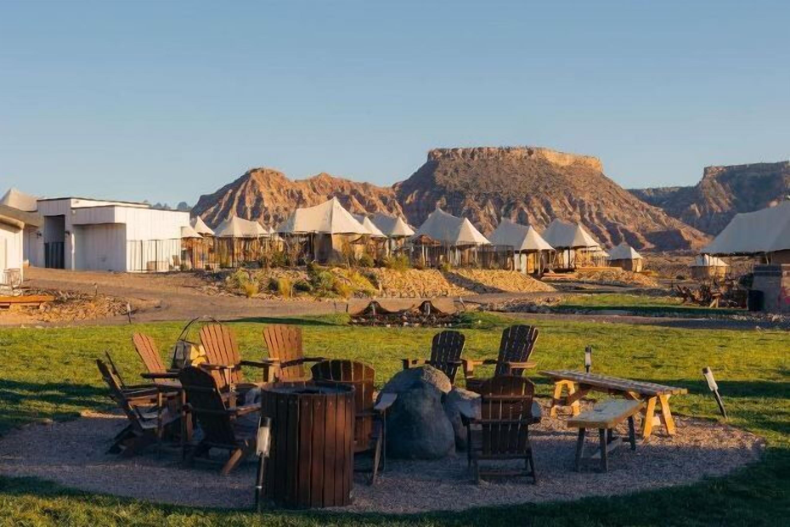 تناول الطعام بالخارج