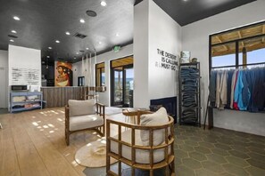 Lobby - Zion Wildflower, BW Premier Collection (Virgin)