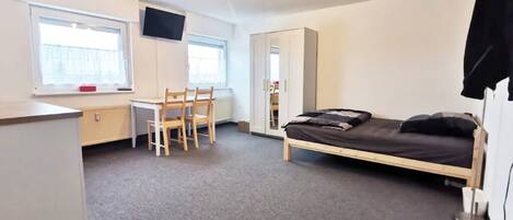 Apartment, 3 Bedrooms (incl. cleaning fee 50 EUR) | 3 bedrooms, free WiFi, bed sheets