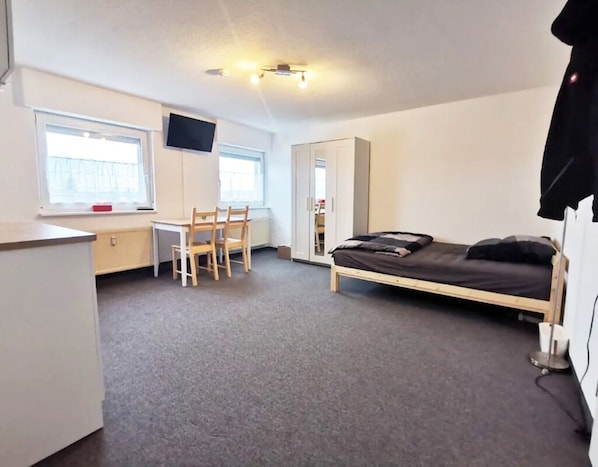 Apartment, 3 Bedrooms (incl. cleaning fee 50 EUR) | 3 bedrooms, free WiFi, bed sheets