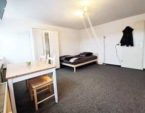 Apartment, 3 Schlafzimmer (incl. cleaning fee 50 EUR) | 3 Schlafzimmer, kostenloses WLAN, Bettwäsche