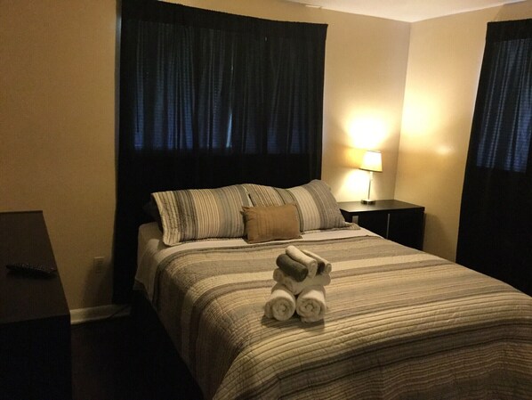 2 bedrooms, desk, iron/ironing board, free WiFi