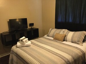 2 bedrooms, desk, iron/ironing board, free WiFi