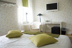 Dobbeltværelse (Gastorp) | Individuelt design, individuel indretning, skrivebord