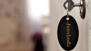 Un timbre con una placa que dice "Jongboda".