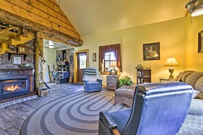 Fireplace - 'Honey House Cabin' - A Quiet Countryside Retreat! (Nappanee)