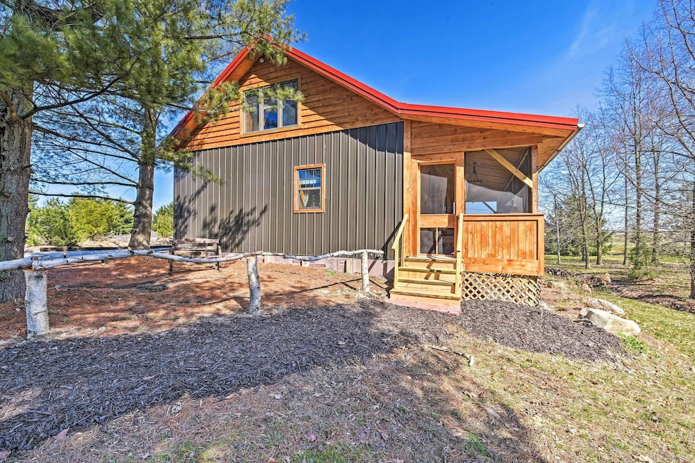 'Honey House Cabin' - A Quiet Countryside Retreat!