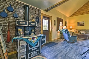 Interior - 'Honey House Cabin' - A Quiet Countryside Retreat! (Nappanee)