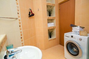 Business Apartment, 2 Bedrooms | Bathroom