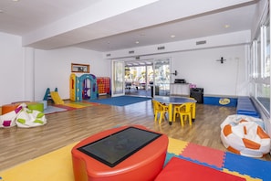 Children's play area - indoor - Comitas Isla del Aire (Sant Lluis)