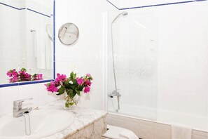 Hair dryer, bidet, towels, soap - Comitas Isla del Aire (Sant Lluis)