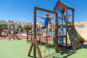 Children’s play area – outdoor