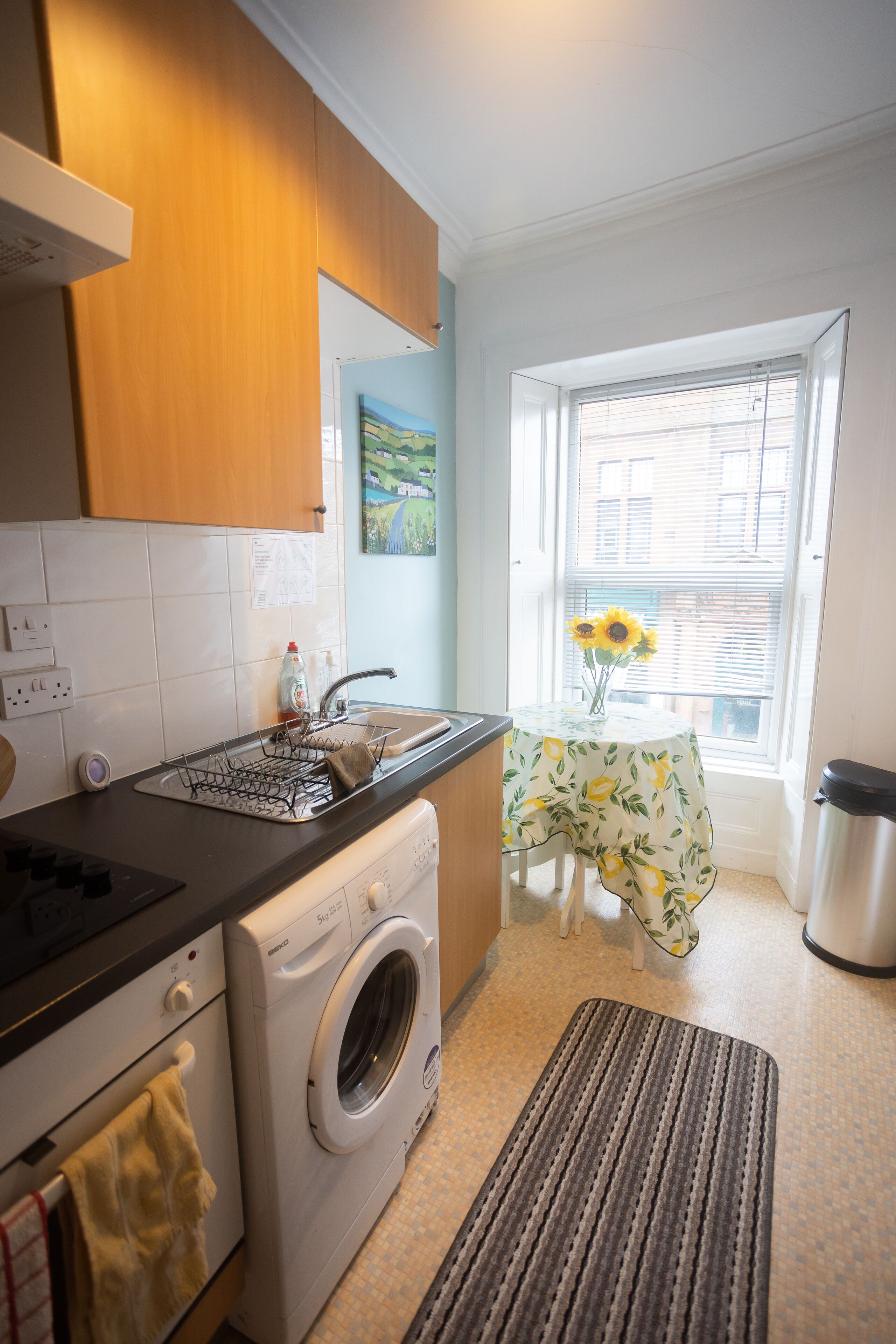 Apartament | Cuina privada | Frigorífic, microones, forn i placa de cuina 