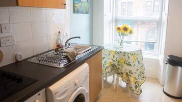 Apartment | Private kitchen | Fridge, microwave, oven, stovetop