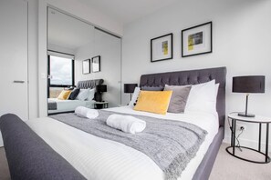 Căn hộ (2 Bedrooms) | 2 phòng ngủ, khu vực làm việc phù hợp cho laptop 