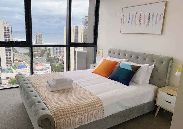 2 bedrooms, iron/ironing board, bed sheets - Surferparadise Gem+parkingflexible Refund (Surfers Paradise)