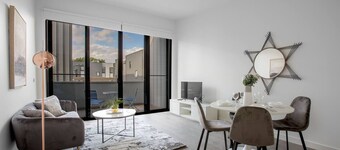 Designer Warm Home@mooneeponds+parking/wifi