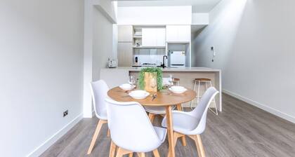 Elegant Stylish Living@mooneeponds Wifi/parking