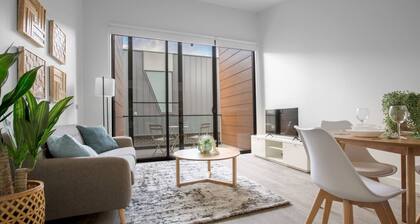 Elegant Stylish Living@mooneeponds Wifi/parking