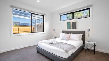 Villa (4 Bedrooms) | 4 bedrooms, iron/ironing board, bed sheets