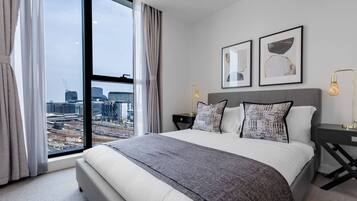 Apartment (1 Bedroom) | 1 Schlafzimmer, laptopgeeigneter Arbeitsplatz, Bügeleisen/Bügelbrett