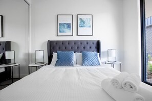Vila (2 Bedrooms) | 2 kamar tidur, ruang kerja ramah laptop, dan setrika/meja setrika