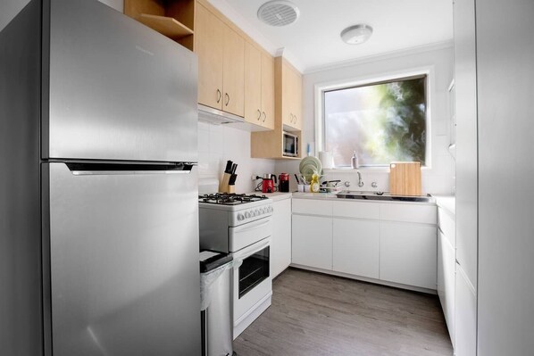 Villa (2 Bedrooms) | Private kitchen