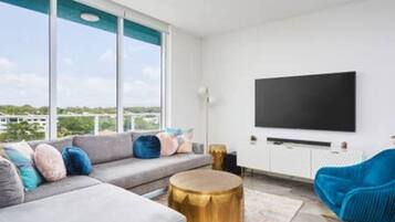 TV 20 polegadas com canais a cabo