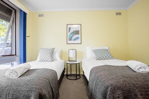 Nhà (4 Bedrooms) | 4 phòng ngủ, bàn ủi/dụng cụ ủi quần áo, bộ trải giường