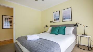 House (4 Bedrooms) | 4 bedrooms, iron/ironing board, bed sheets