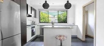 Spacious 3bedrooms big House@mitcham