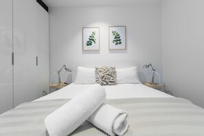 Apartment (1 Bedroom) | 1 bedroom, bed sheets