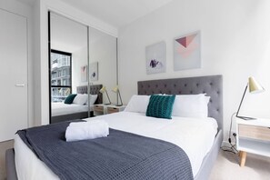 Apartment (2 Bedrooms) | 2 bedrooms, laptop workspace, iron/ironing board, bed sheets - Perfect Location 2 Bdrs Apartment@glen Waverley (Glen Waverley)
