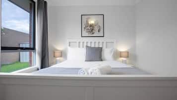 3 bedrooms, iron/ironing board, WiFi, bed sheets