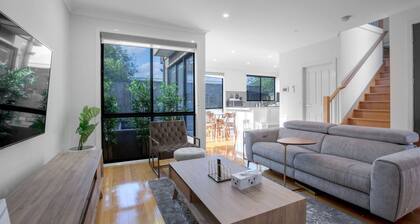 Impressive & Spacious new Townhouse@preston