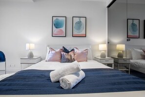 Căn hộ (3 Bedrooms) | 3 phòng ngủ, khu vực làm việc phù hợp cho laptop 