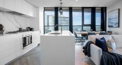 Breathtaking Lake/parkview Apt Pool&gym@3br