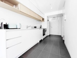 冰箱、微波炉、烤箱、炉灶