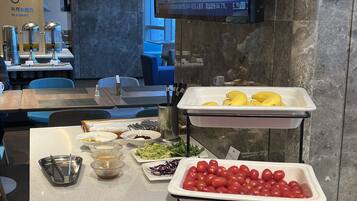 包含每日自助早餐