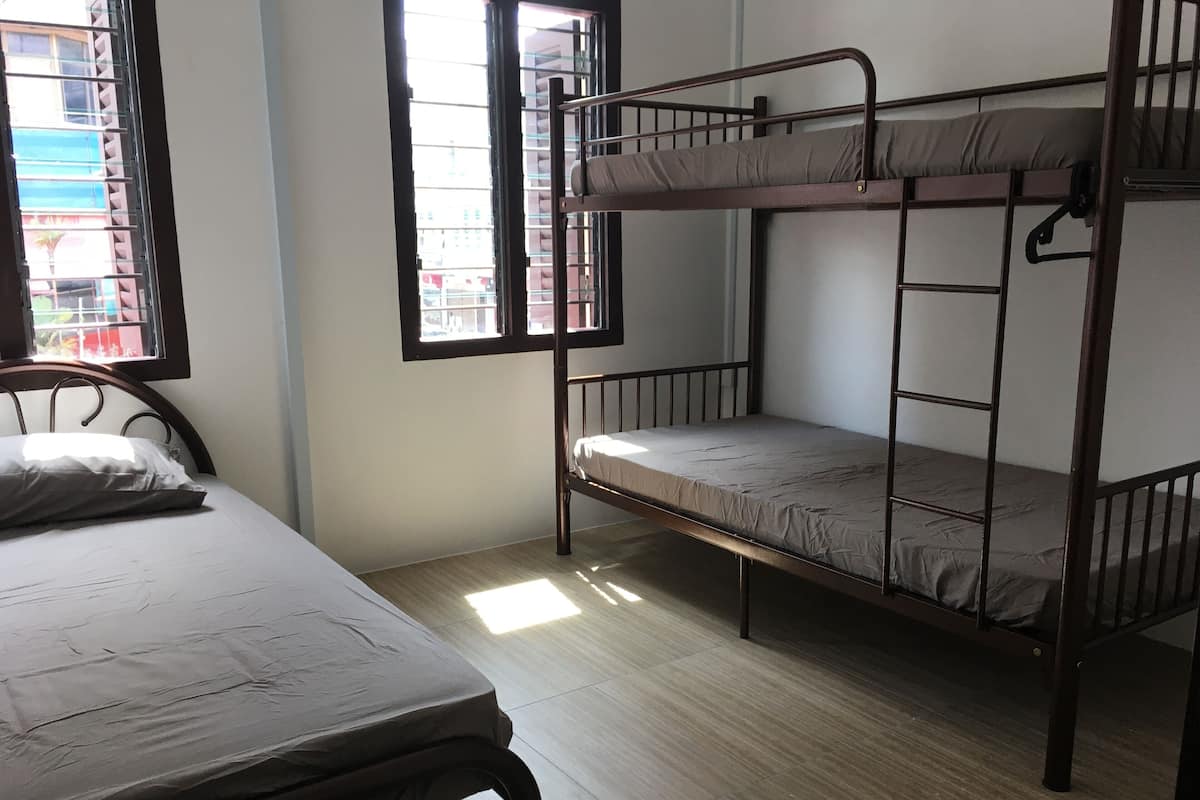 Laptop workspace, WiFi (free), bed sheets