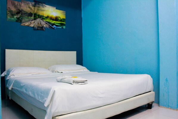 Standard Room | Desk, laptop workspace, soundproofing, free WiFi - Q Hotel (Kuala Perlis)